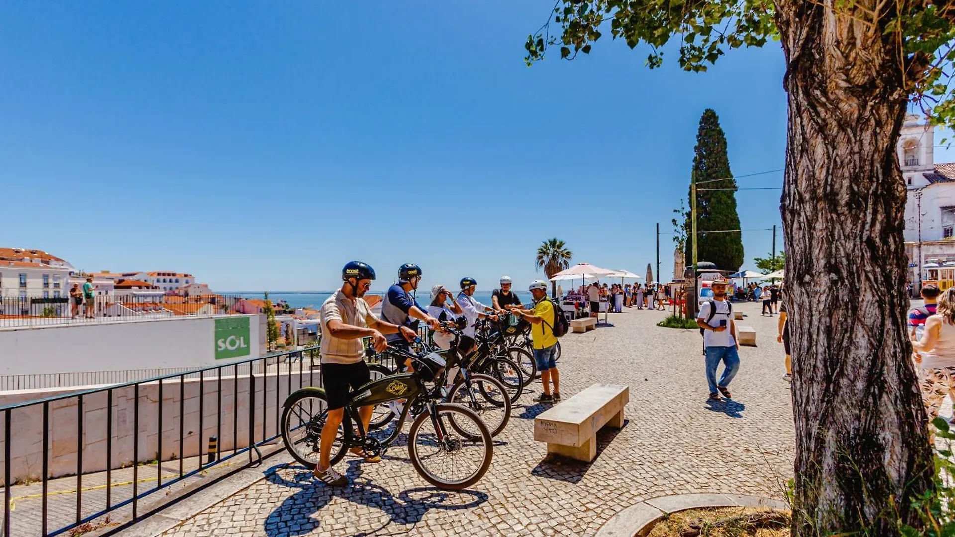 Visitlisbon4Fun: Alfama II Apartment  Lisbon